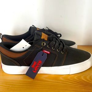 NEW Men’s Levi shoes